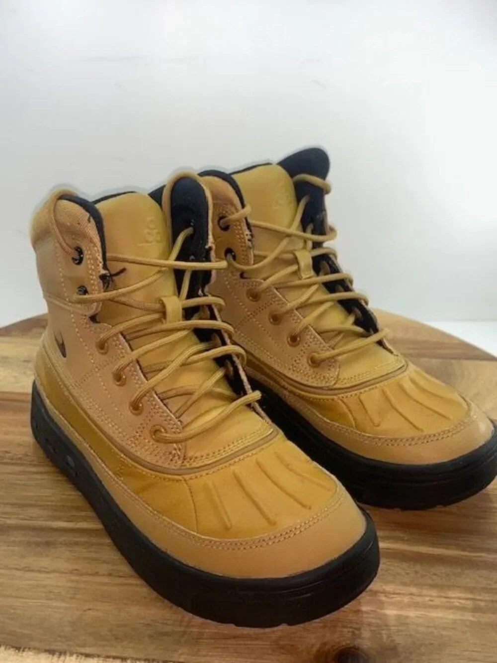 Nike Kids Woodside 2 ACG Boots Wheat Estimated Size 3.5